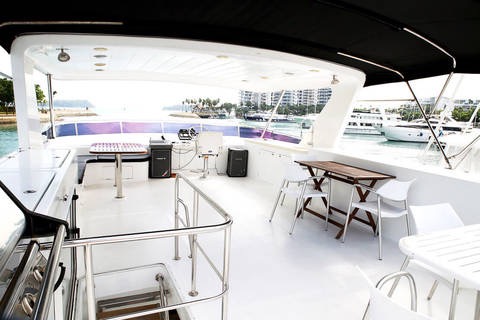 rent yacht singapore price