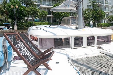 rent yacht singapore price